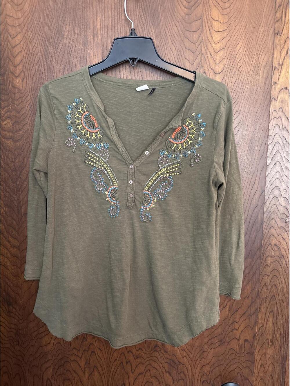 Akemi + Kin Olive Green Embroidered Henley Blouse Top Size S